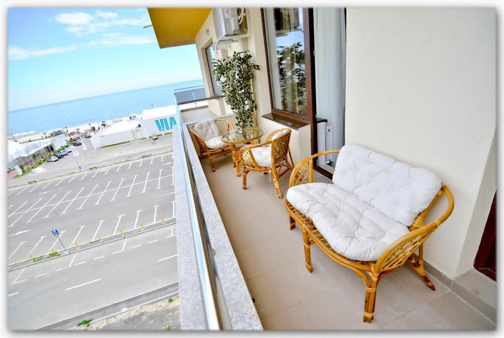 Summerland Luxury Studios By The Sea Mamaia Room photo